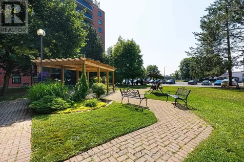 9 Bonheur Court Brantford ON N3P 1Z5