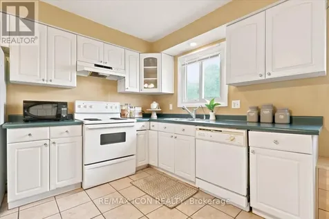 6 Tamarack Court Cambridge ON N3C 3A8