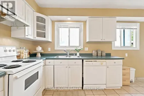6 Tamarack Court Cambridge ON N3C 3A8