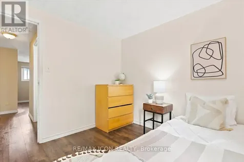6 Tamarack Court Cambridge ON N3C 3A8