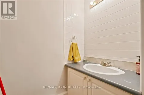 6 Tamarack Court Cambridge ON N3C 3A8