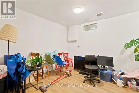 6 Tamarack Court Cambridge ON N3C 3A8