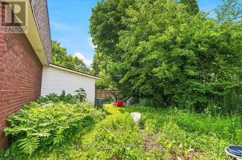 6 Tamarack Court Cambridge ON N3C 3A8