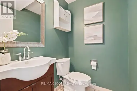 6 Tamarack Court Cambridge ON N3C 3A8