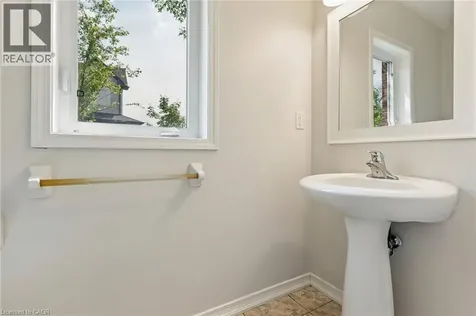 111 Bloomington Drive Cambridge ON N1P 1J6