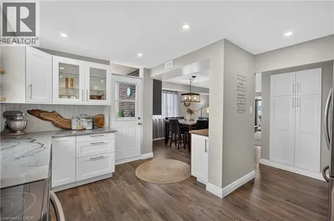 301 Frances Avenue Stoney Creek ON L8E 3W6