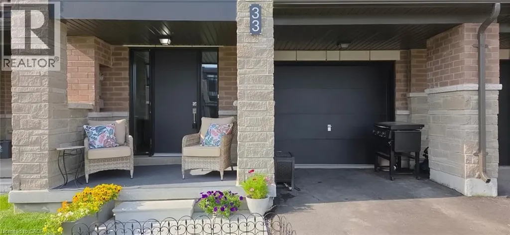 33 Red Maple Lane Barrie ON L9J 0N4