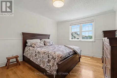 101 Ivy Crescent Ottawa ON K1M 1Y1