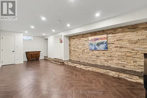 101 Ivy Crescent Ottawa ON K1M 1Y1