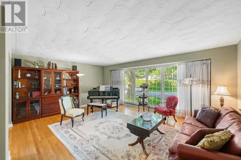 36 Glendenning Drive Ottawa ON K2H 7Y9
