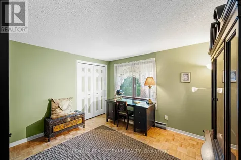 36 Glendenning Drive Ottawa ON K2H 7Y9