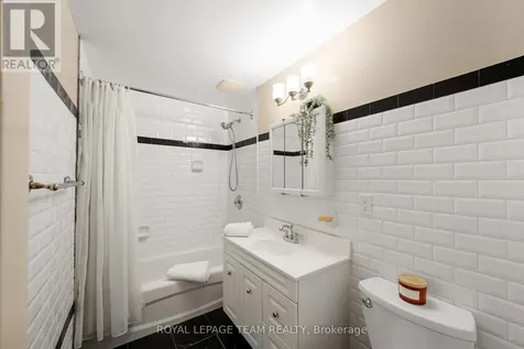 36 Glendenning Drive Ottawa ON K2H 7Y9