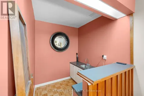 36 Glendenning Drive Ottawa ON K2H 7Y9