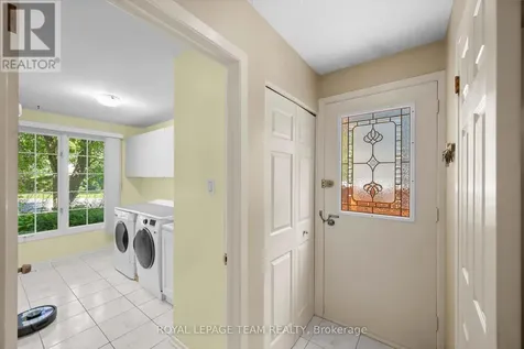 36 Glendenning Drive Ottawa ON K2H 7Y9