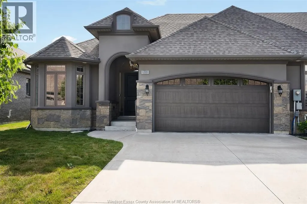 1701 Cypress Windsor ON N8P 1Y4