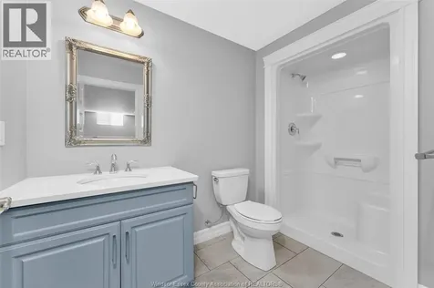 1701 Cypress Windsor ON N8P 1Y4