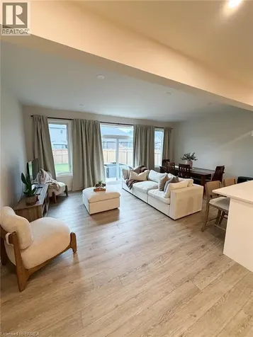 226 Renaissance Drive St. Thomas ON N5R 0C1