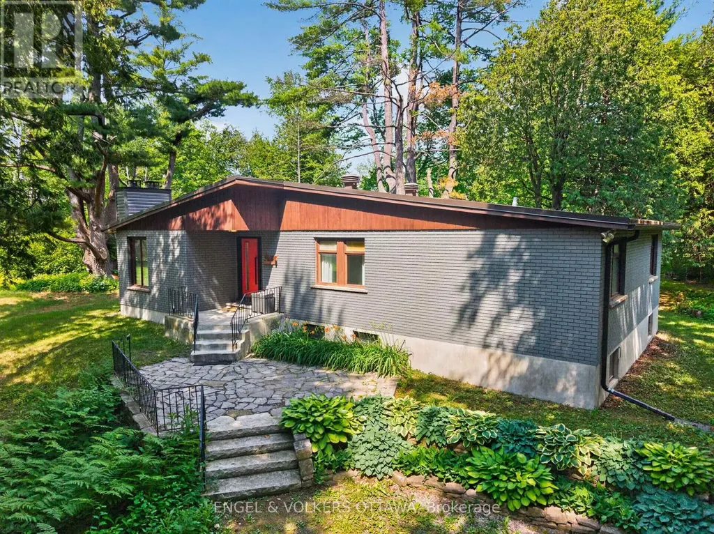 4167 Farmers Way Ottawa ON K0A 1K0