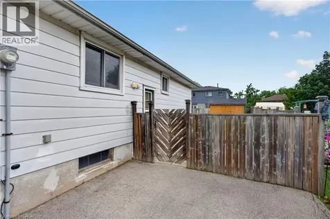 28 Boston Crescent Hamilton ON L8T 4N2