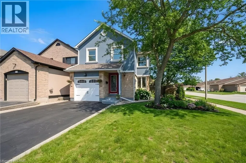 395 Maidstone Crescent Oakville ON L6M 1C1