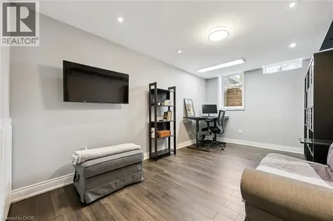 395 Maidstone Crescent Oakville ON L6M 1C1