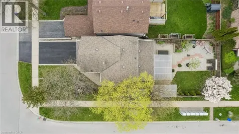395 Maidstone Crescent Oakville ON L6M 1C1