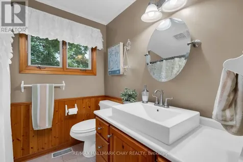 82 Fourth Street Orillia ON L3V 4B8