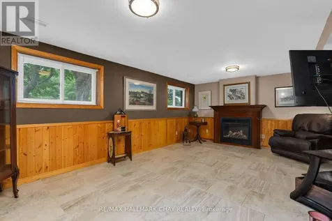 82 Fourth Street Orillia ON L3V 4B8