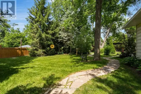 82 Fourth Street Orillia ON L3V 4B8
