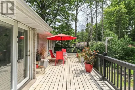 1729 Mosley Street Wasaga Beach ON L9Z 1Z8