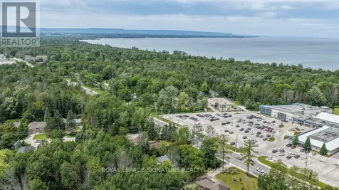 1729 Mosley Street Wasaga Beach ON L9Z 1Z8