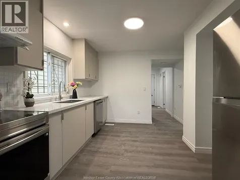 941 Cataraqui Windsor ON N9A 3P7