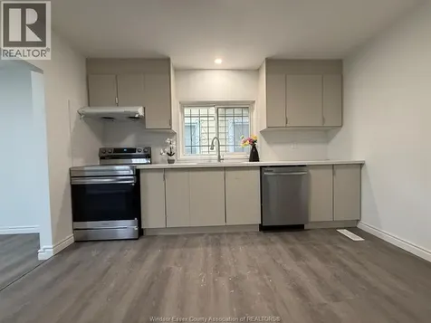 941 Cataraqui Windsor ON N9A 3P7