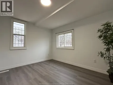 941 Cataraqui Windsor ON N9A 3P7