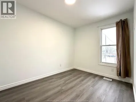 941 Cataraqui Windsor ON N9A 3P7