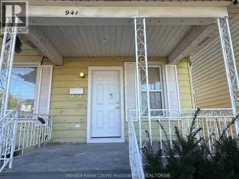 941 Cataraqui Windsor ON N9A 3P7