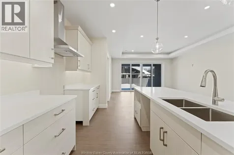 75 Belleview Drive Cottam ON N0R 1B0