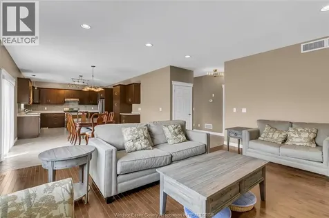 2259 St. Patrick's Windsor ON N9B 3Y4