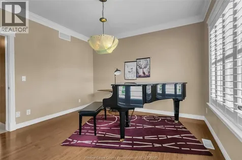 2259 St. Patrick's Windsor ON N9B 3Y4