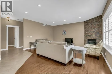 2259 St. Patrick's Windsor ON N9B 3Y4