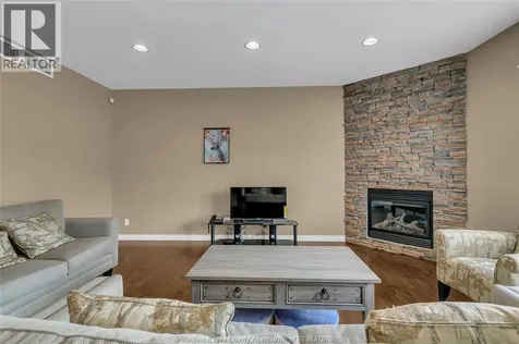 2259 St. Patrick's Windsor ON N9B 3Y4
