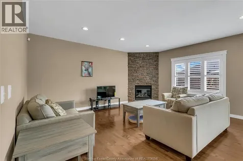 2259 St. Patrick's Windsor ON N9B 3Y4