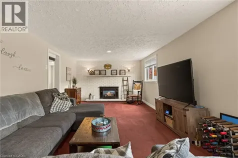 30 Greenwood Trail Brantford ON N3R 6G5