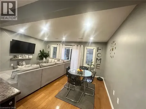 42 St Paul Avenue Brantford ON N3T 4E6