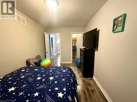 42 St Paul Avenue Brantford ON N3T 4E6