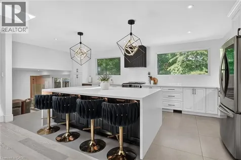 9 Leslie Drive Hamilton ON L8G 2P6