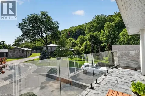 9 Leslie Drive Hamilton ON L8G 2P6