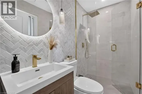 9 Leslie Drive Hamilton ON L8G 2P6