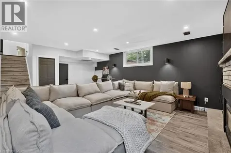 9 Leslie Drive Hamilton ON L8G 2P6