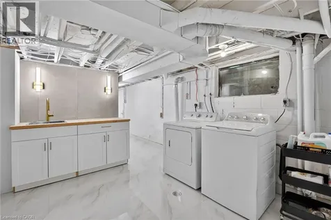 9 Leslie Drive Hamilton ON L8G 2P6